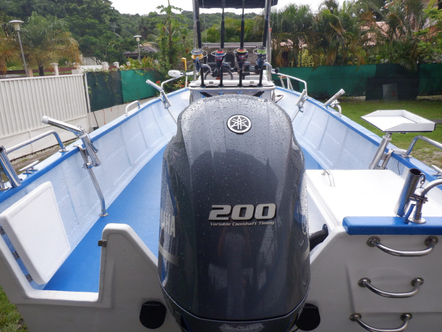 bateau guyane pêche sportive open 7000 moteur Yamaha 200cv